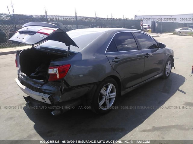 4T1BF1FK9CU180898 - 2012 TOYOTA CAMRY SE/LE/XLE 灰色 照片 4