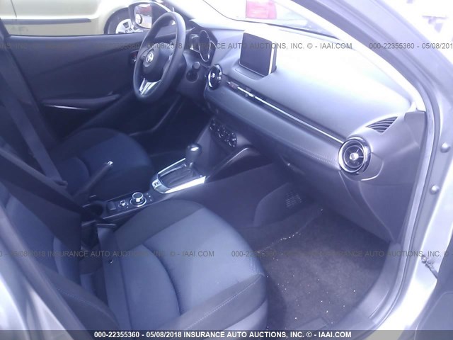 3MYDLBZV0GY136472 - 2016 TOYOTA SCION IA GRAY photo 5