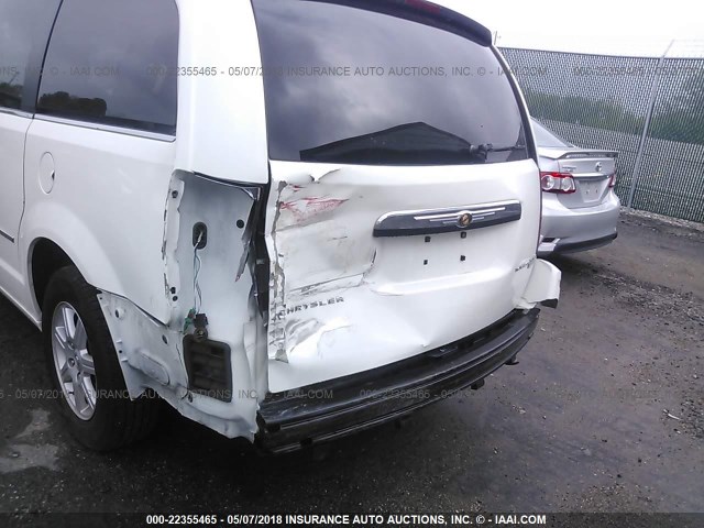 2A4RR5D10AR240048 - 2010 CHRYSLER TOWN & COUNTRY TOURING WHITE photo 6