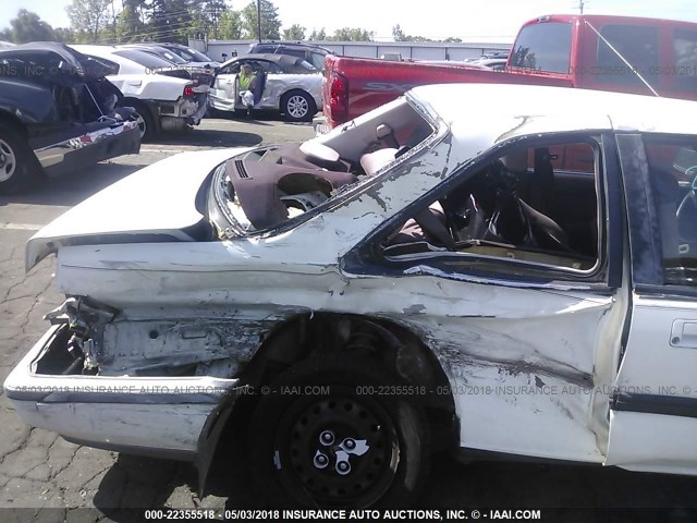 1HGCA6287KA057424 - 1989 HONDA ACCORD LXI WHITE photo 6