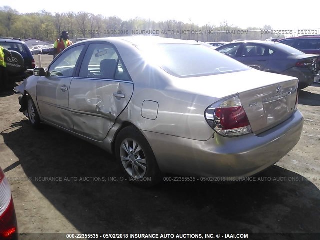 4T1BF30K86U632445 - 2006 TOYOTA CAMRY LE/XLE/SE GOLD photo 3