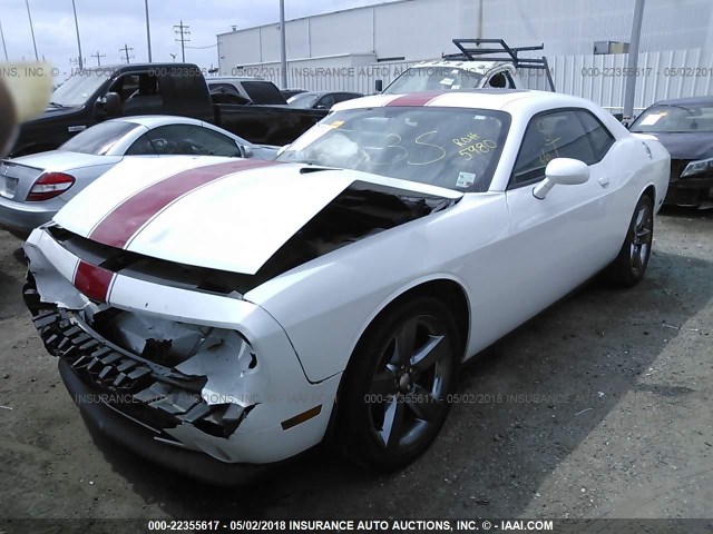 2C3CDYAG5EH163536 - 2014 DODGE CHALLENGER SXT WHITE photo 2