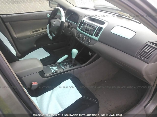 4T1BE30K72U624513 - 2002 TOYOTA CAMRY LE/XLE/SE Boz foto 5
