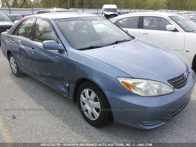 4T1BE32K42U582489 - 2002 TOYOTA CAMRY LE/XLE/SE ლურჯი ფოტო 1