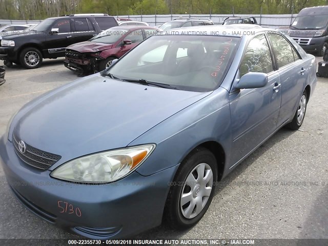 4T1BE32K42U582489 - 2002 TOYOTA CAMRY LE/XLE/SE ლურჯი ფოტო 2