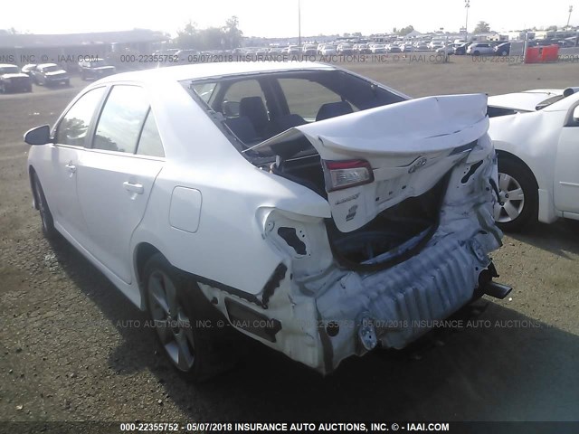 4T1BF1FK2EU727450 - 2014 TOYOTA CAMRY L/SE/LE/XLE 白色 照片 3
