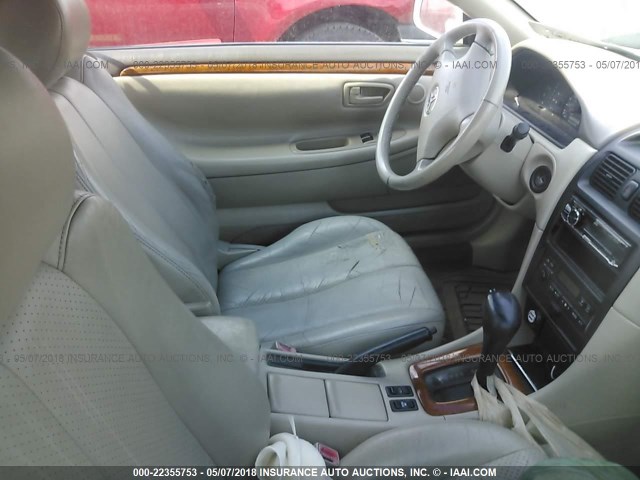 2T1FF28P22C593505 - 2002 TOYOTA CAMRY SOLARA SE/SLE 白色 照片 5