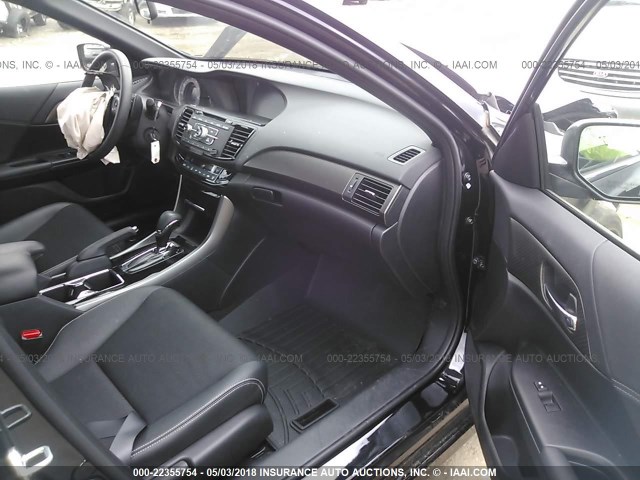 1HGCR2F5XHA283421 - 2017 HONDA ACCORD SPORT 黑色 照片 5