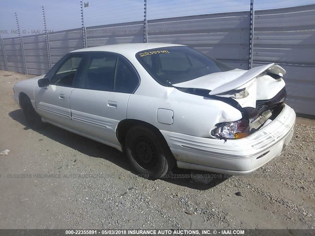 1G2HX52K8WH209205 - 1998 PONTIAC BONNEVILLE SE WHITE photo 3