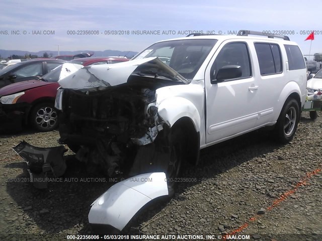 5N1AR18W86C659102 - 2006 NISSAN PATHFINDER LE/SE/XE WHITE photo 2