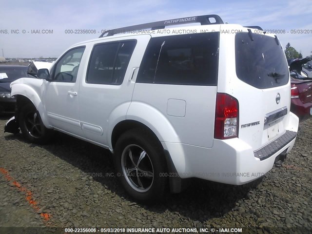 5N1AR18W86C659102 - 2006 NISSAN PATHFINDER LE/SE/XE WHITE photo 3