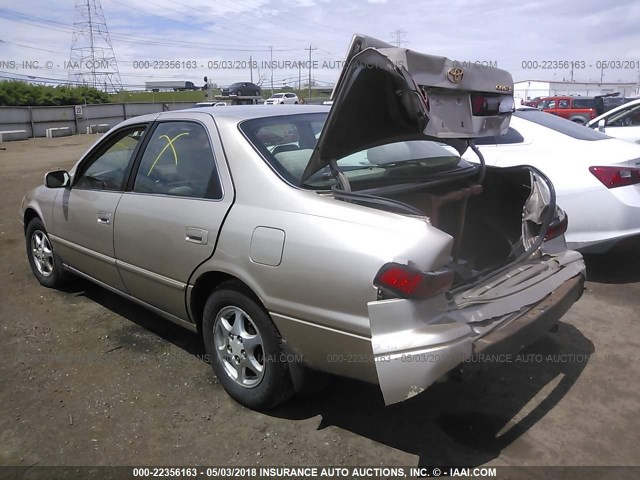 4T1BG22K5VU032551 - 1997 TOYOTA CAMRY CE/LE/XLE GOLD photo 3
