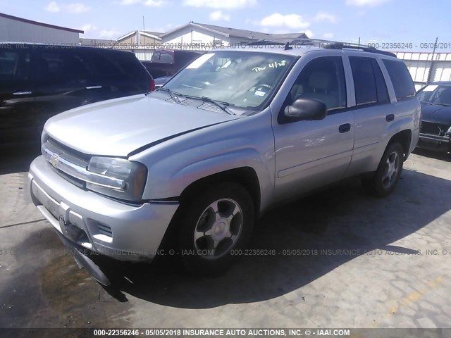 1GNDS13S272305942 - 2007 CHEVROLET TRAILBLAZER LS/LT SILVER photo 2