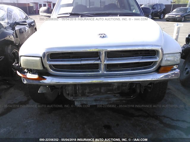 1B7HG2AN11S306800 - 2001 DODGE DAKOTA QUAD WHITE photo 6