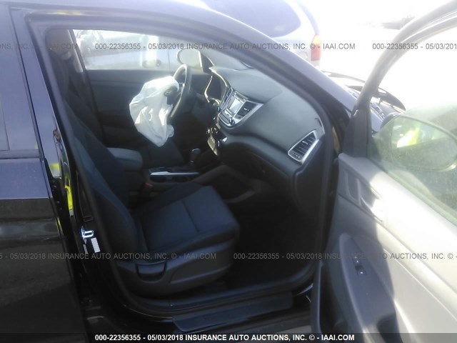 KM8J33A23HU453302 - 2017 HYUNDAI TUCSON LIMITED/SPORT AND ECO/SE BLACK photo 5