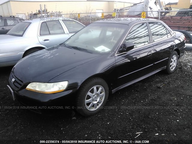 1HGCG56732A152072 - 2002 HONDA ACCORD SE BLACK photo 2