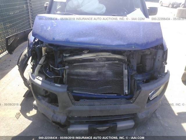 5J6YH28344L015492 - 2004 HONDA ELEMENT LX BLUE photo 6