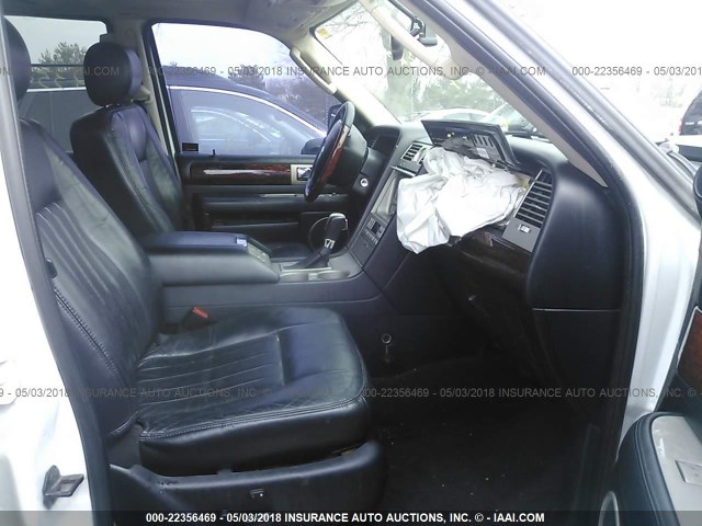 5LMFU28R93LJ41870 - 2003 LINCOLN NAVIGATOR WHITE photo 5