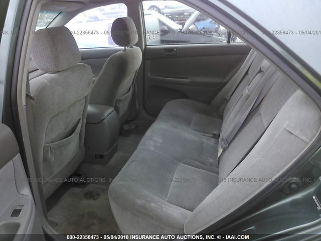 JTDBE32K640265960 - 2004 TOYOTA CAMRY LE/XLE GREEN photo 8