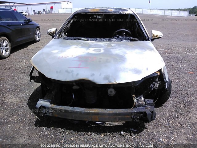 4T1BF1FK2HU356746 - 2017 TOYOTA CAMRY LE/XLE/SE/XSE WHITE photo 6