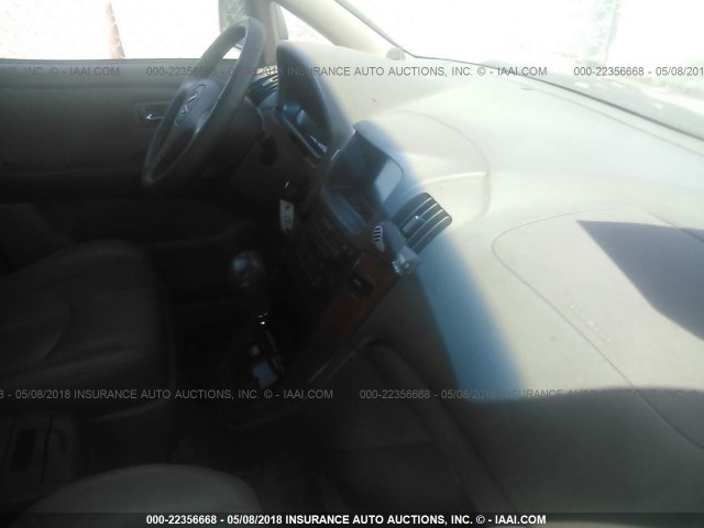 JTJGF10U620120309 - 2002 LEXUS RX 300 TAN photo 5