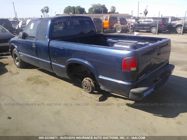 1GCCS19W728165732 - 2002 CHEVROLET S TRUCK S10 BLUE photo 3