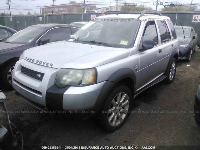 SALNY22264A416572 - 2004 LAND ROVER FREELANDER SE SILVER photo 2