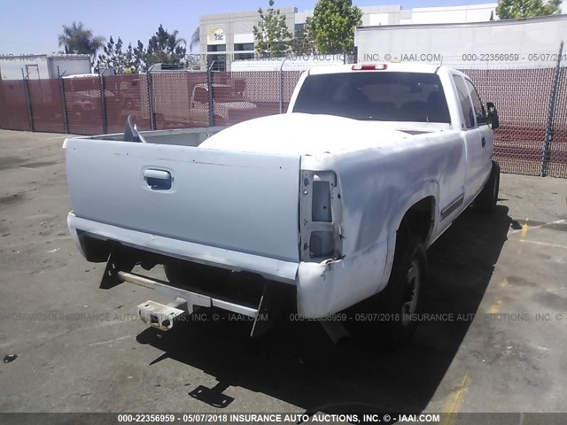 1GBHC29U47E192150 - 2007 CHEVROLET SILVERADO C2500 HEAVY DUTY WHITE photo 4