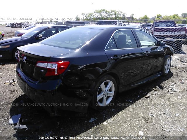 4T1BF1FK6CU053705 - 2012 TOYOTA CAMRY SE/LE/XLE Қара фото 4