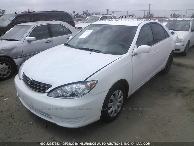 4T1BE30K46U711212 - 2006 TOYOTA CAMRY LE/XLE/SE Ақ фото 2