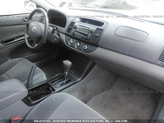 4T1BE30K46U711212 - 2006 TOYOTA CAMRY LE/XLE/SE Ақ фото 5