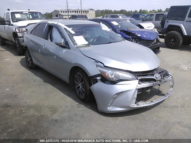 4T1BF1FK7FU914832 - 2015 TOYOTA CAMRY LE/XLE/SE/XSE SILVER photo 1