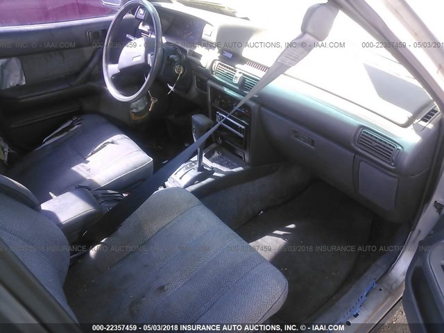 JT2SV21W6J0219886 - 1988 TOYOTA CAMRY DLX SILVER photo 5