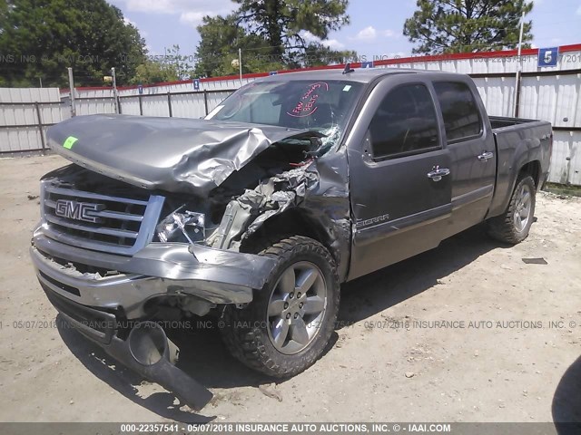 3GTP2VE70DG121379 - 2013 GMC SIERRA K1500 SLE GRAY photo 2