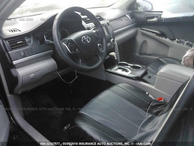 4T4BF1FK1ER437626 - 2014 TOYOTA CAMRY L/SE/LE/XLE 黑色 照片 5