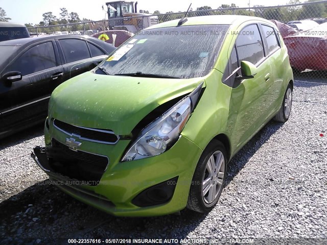 KL8CD6S90FC714193 - 2015 CHEVROLET SPARK 1LT GREEN photo 2