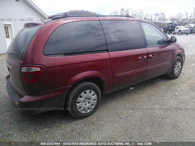 2C4GP44R55R512005 - 2005 CHRYSLER TOWN & COUNTRY LX MAROON photo 4