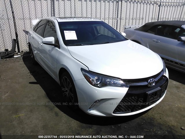 4T1BF1FK6GU192383 - 2016 TOYOTA CAMRY LE/XLE/SE/XSE WHITE photo 1