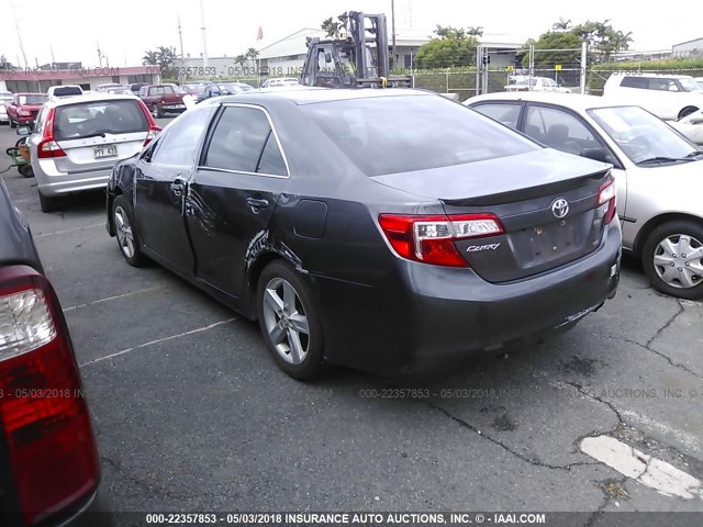 4T1BF1FK7EU355250 - 2014 TOYOTA CAMRY L/SE/LE/XLE GRAY photo 3