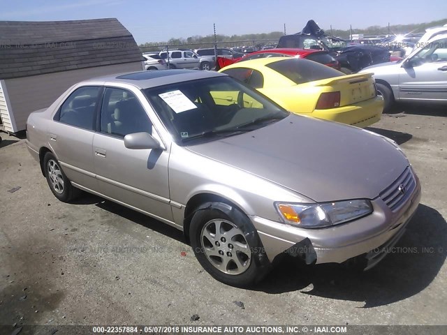 4T1BF22K3XU930281 - 1999 TOYOTA CAMRY LE/XLE GOLD photo 1