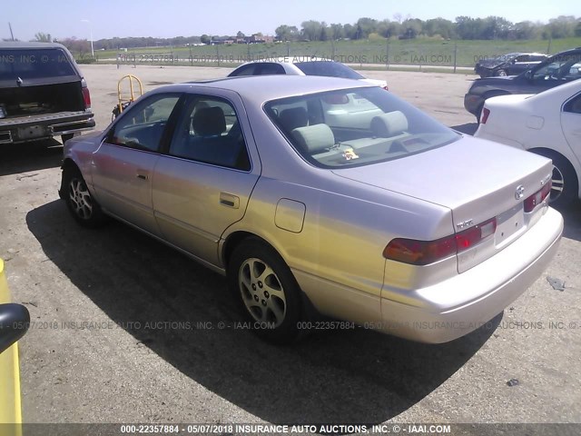 4T1BF22K3XU930281 - 1999 TOYOTA CAMRY LE/XLE GOLD photo 3