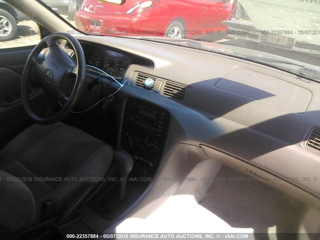 4T1BF22K3XU930281 - 1999 TOYOTA CAMRY LE/XLE Altın fotoğraf 5