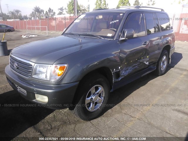 JTEHT05J612007516 - 2001 TOYOTA LAND CRUISER  GRAY photo 2