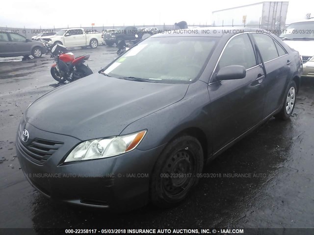 4T4BE46K37R006499 - 2007 TOYOTA CAMRY NEW GENERAT CE/LE/XLE/SE GRAY photo 2