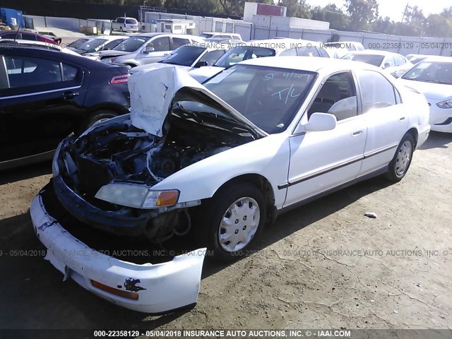 1HGCD5530TA150157 - 1996 HONDA ACCORD LX/EX WHITE photo 2