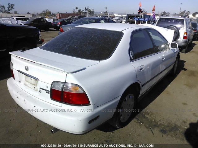 1HGCD5530TA150157 - 1996 HONDA ACCORD LX/EX WHITE photo 4