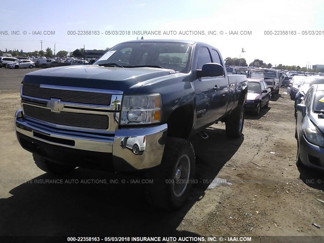 1GCHK29K38E215867 - 2008 CHEVROLET SILVERADO K2500 HEAVY DUTY TURQUOISE photo 2