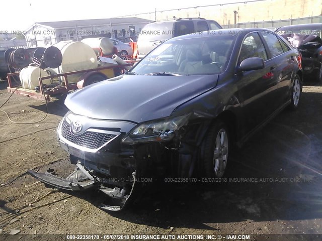 4T1BE46K68U208412 - 2008 TOYOTA CAMRY CE/LE/XLE/SE GRAY photo 2