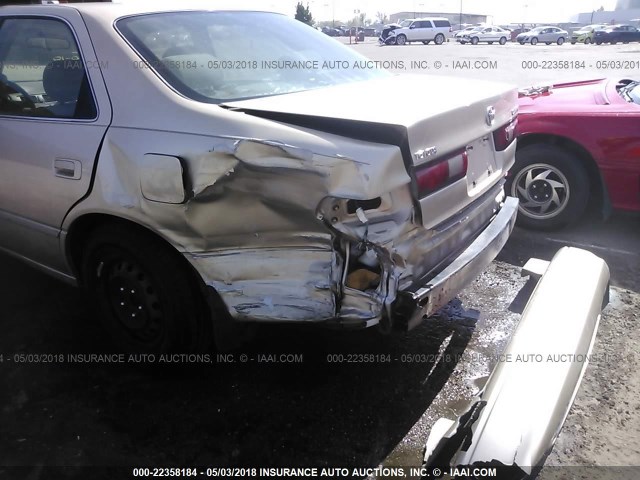 JT2BG28K5W0163055 - 1998 TOYOTA CAMRY LE/XLE Champagne photo 6