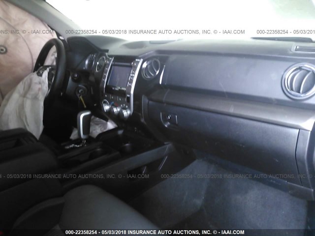 5TFRM5F14EX069961 - 2014 TOYOTA TUNDRA DOUBLE CAB SR/SR5 GRAY photo 5